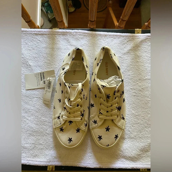 Women’s canvas sneakers with palm trees size 8 memory foam insole NWT - Picture 1 of 8